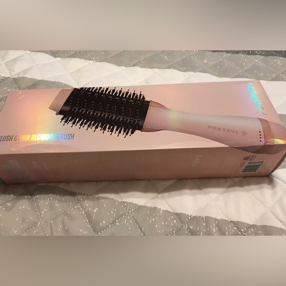 FoxyBae Blowout Brush